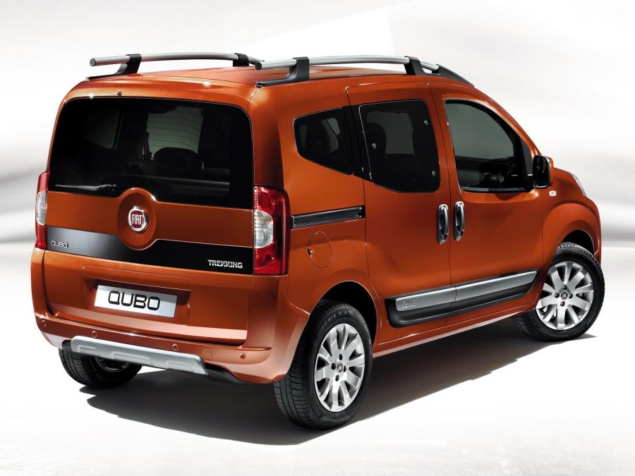  Fiat Qubo Trekking 2011 года  (фото 8 из 11)